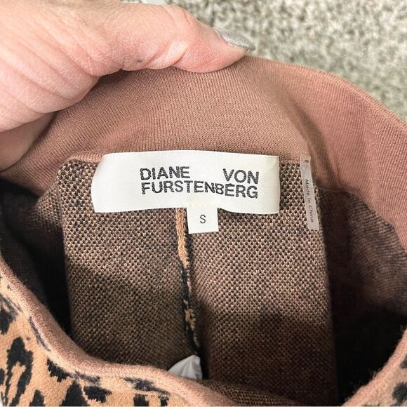 Diane Von Furstenberg Pants Women’s S Leopard Print High Rise Knit Straight Leg - Picture 3 of 9